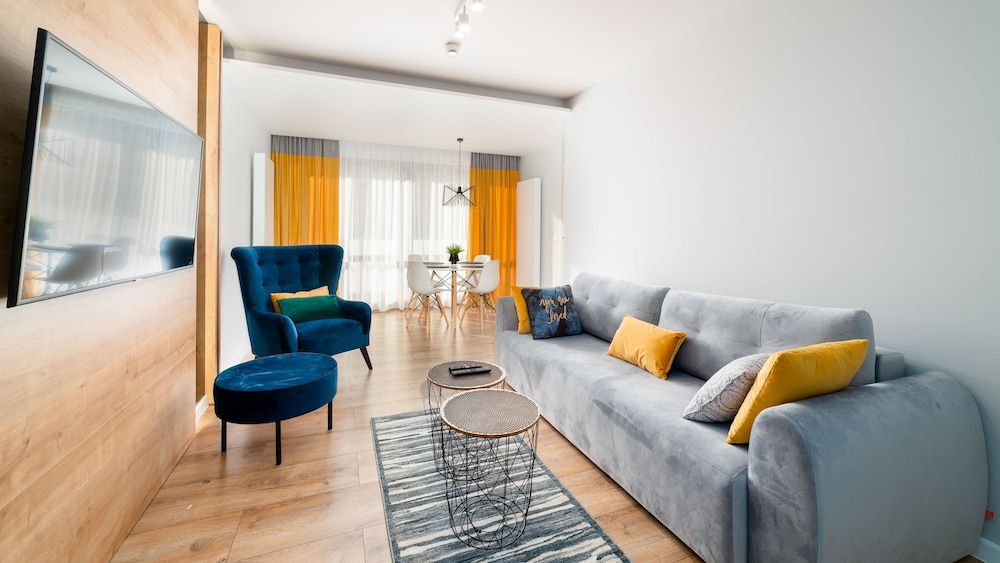Apartment (92)