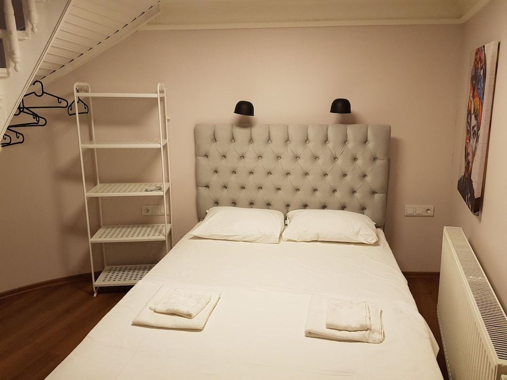 undefined Linden Houses Apartments 7