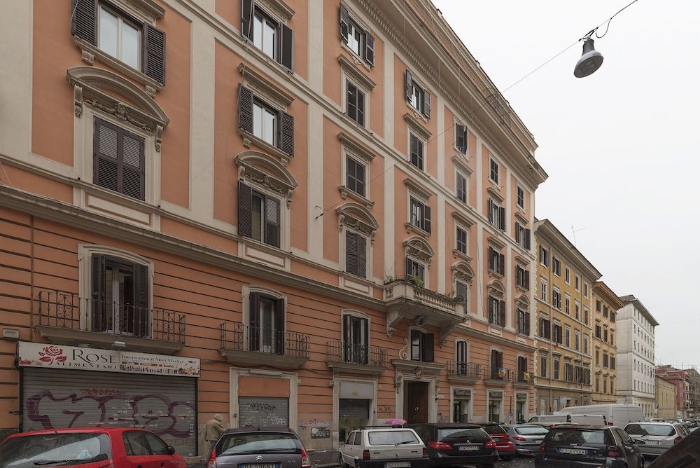 undefined Vittorio Emmanuele & Colosseo Studio 2