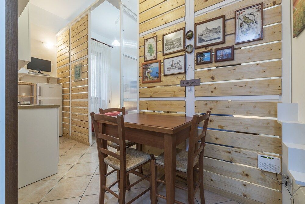 undefined Vittorio Emmanuele & Colosseo Studio 4