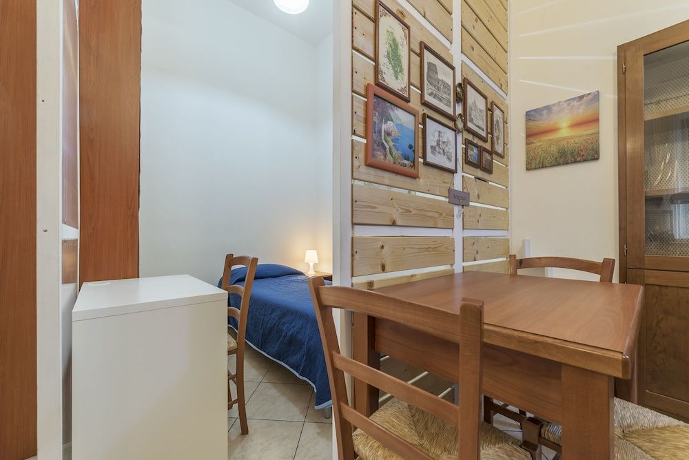 Vittorio Emmanuele & Colosseo Studio Studio 14