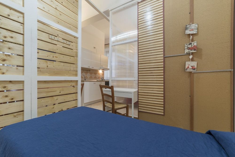 Vittorio Emmanuele & Colosseo Studio Studio 13