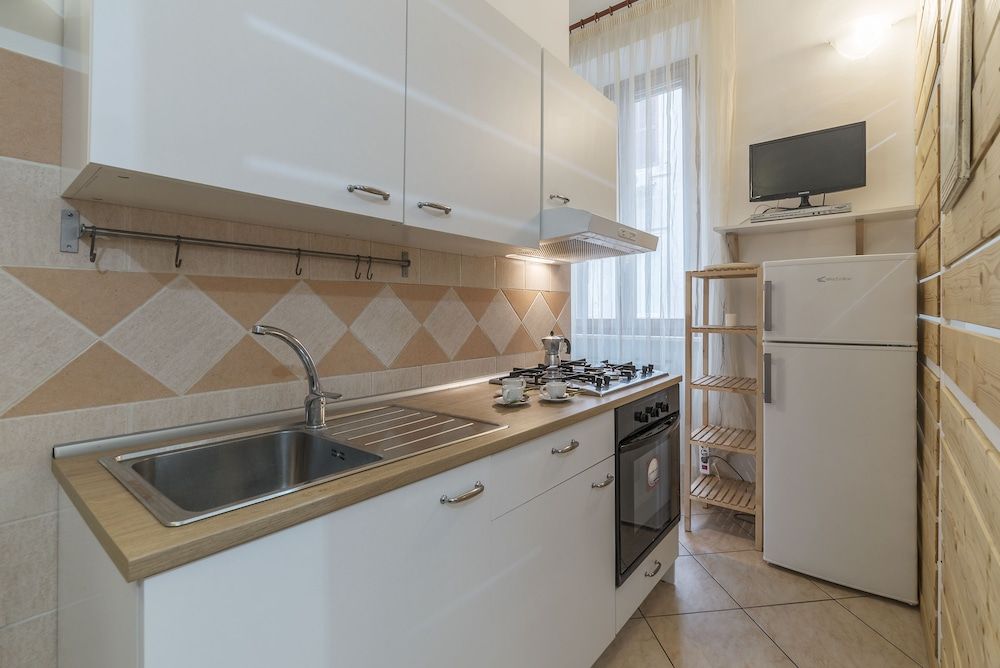 undefined Vittorio Emmanuele & Colosseo Studio 6