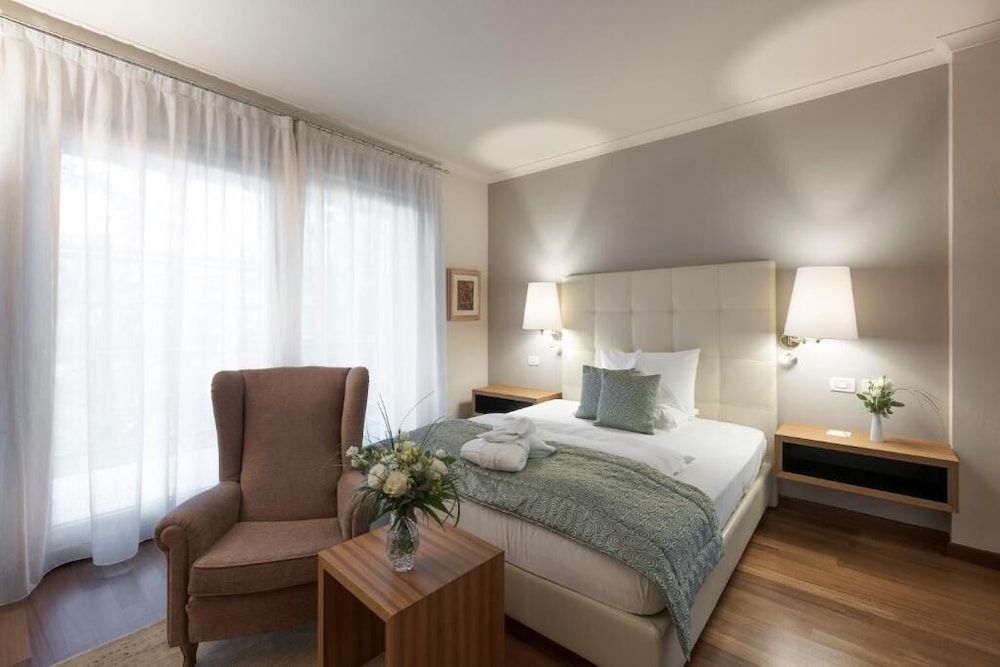 Single Room, Balcony
