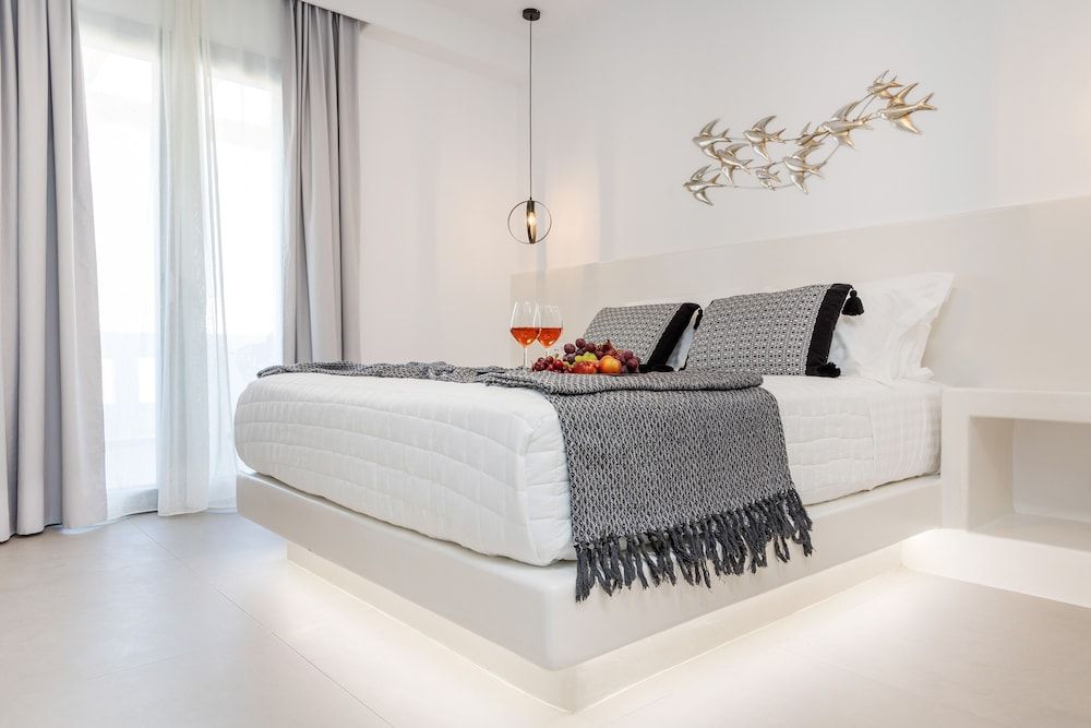 Alenor City Hotel Grand Quadruple Room 2