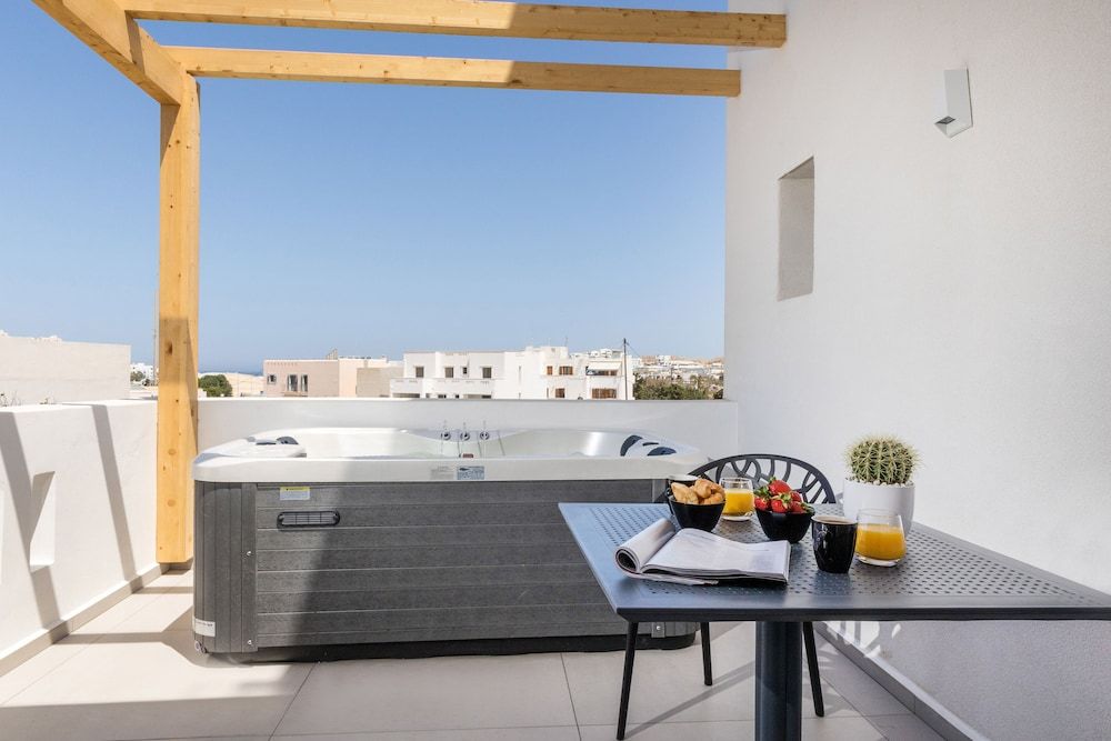 Alenor City Hotel Premier Triple Room 15