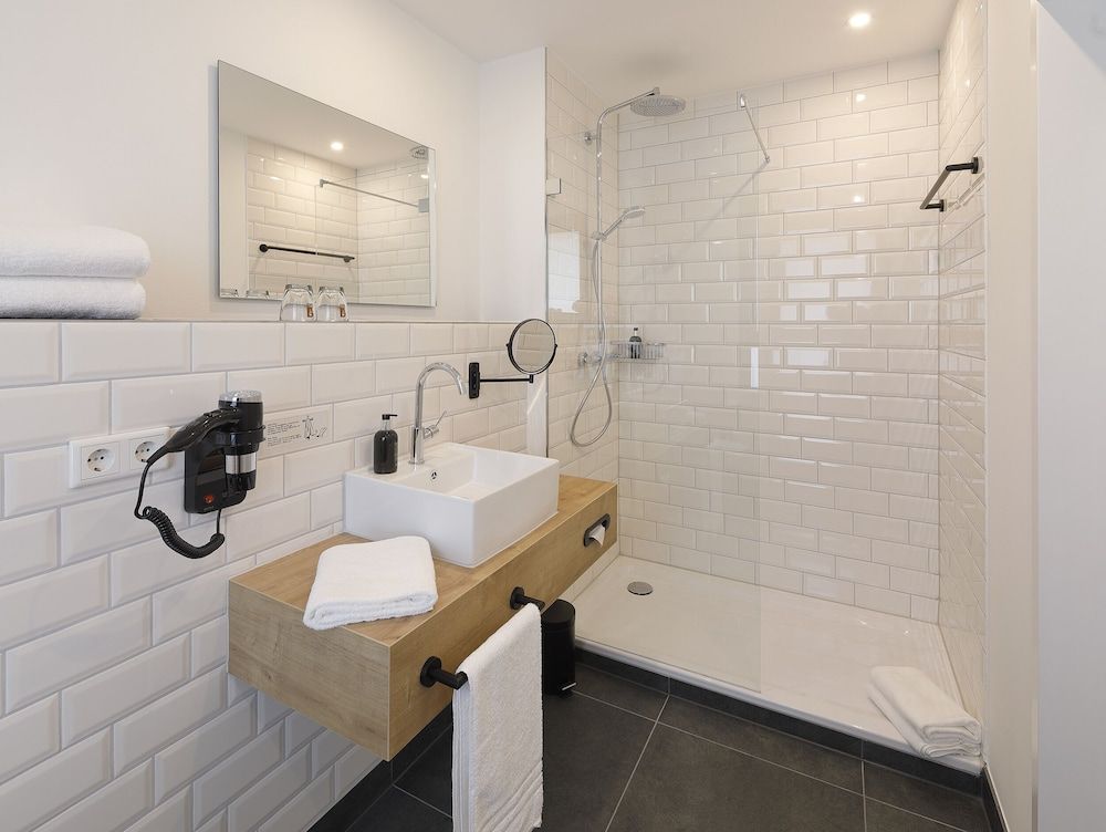 Coffee Fellows Hotel Trier Basic Double Room (Kingsize) 4