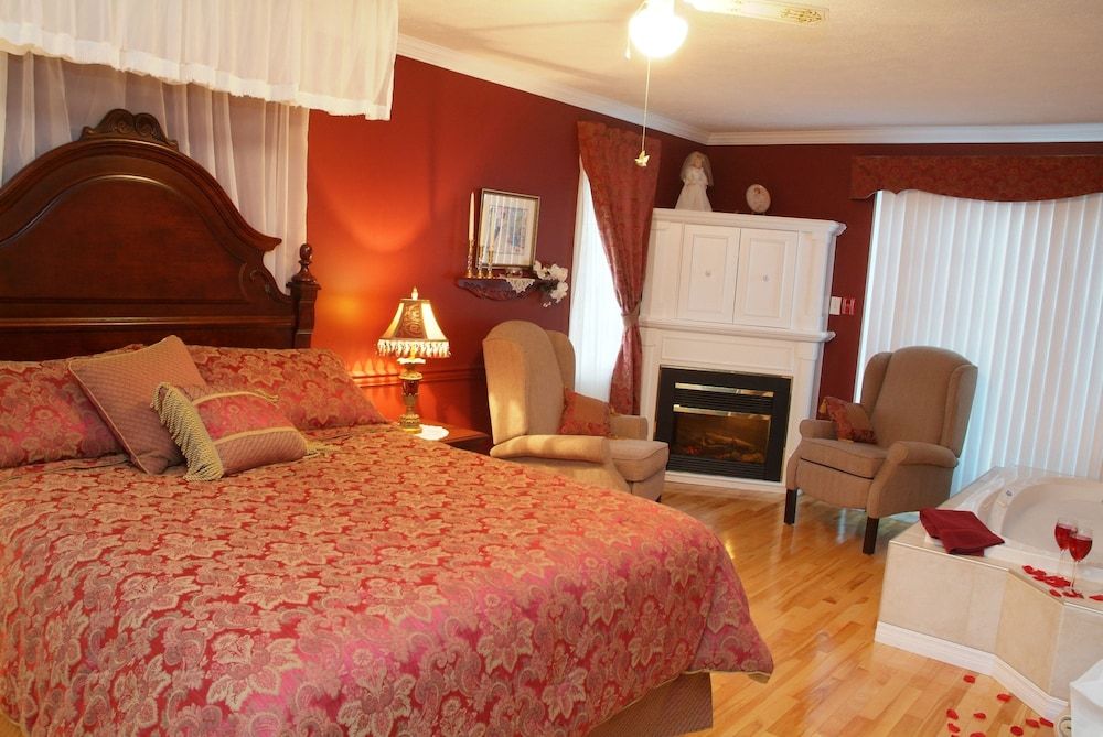 Cote's Bed & Breakfast Inn The Raspberry Room 2