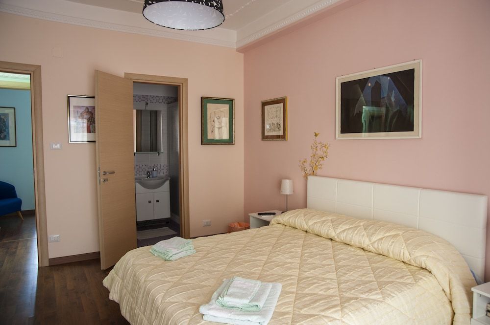 Alma B&B Deluxe Double Room 2