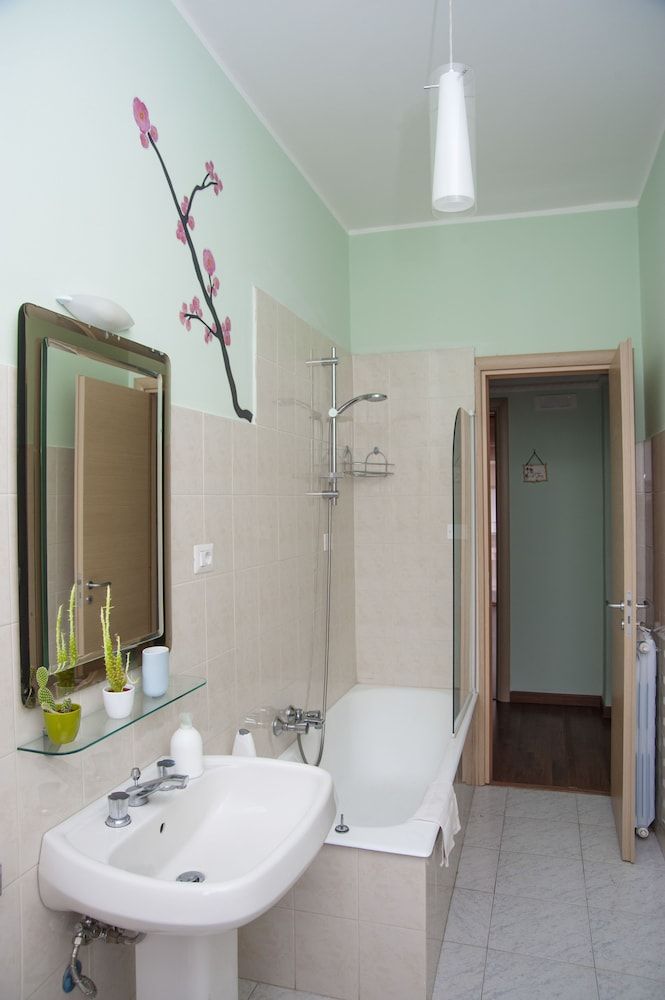 Alma B&B Economy Double Room, Private Bathroom (external) 5