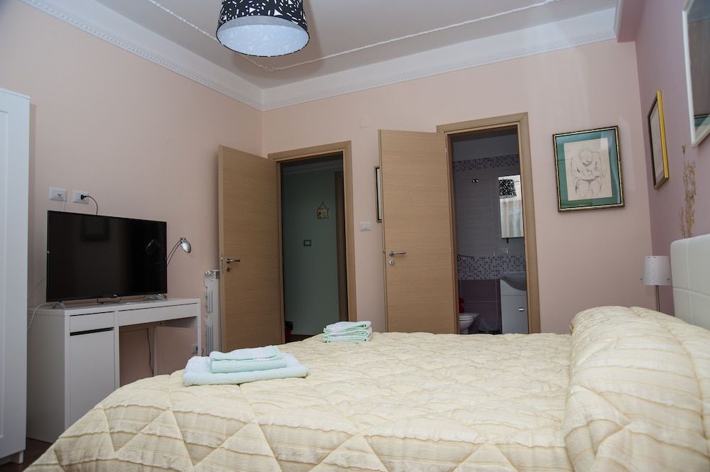 Alma B&B Deluxe Double Room 3