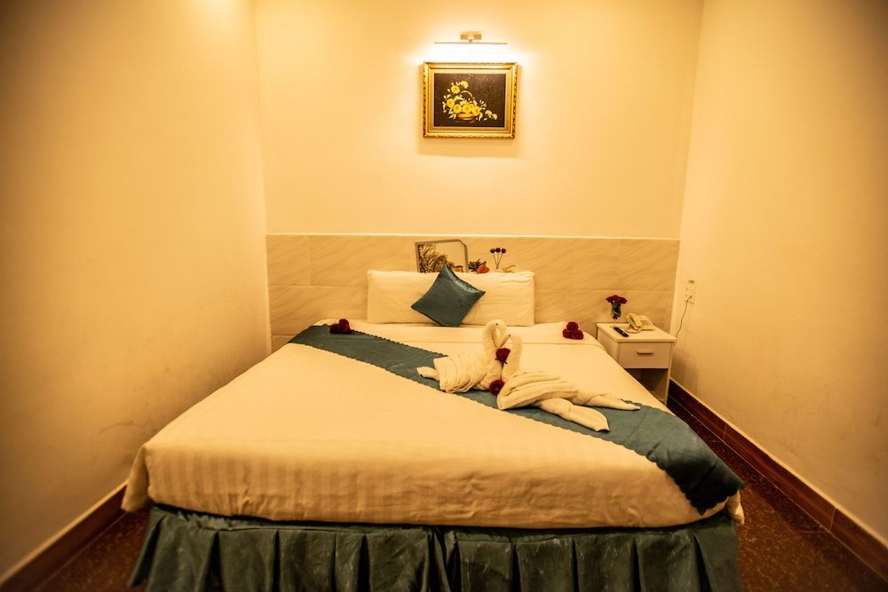 undefined Tea Leaf Hotel 8