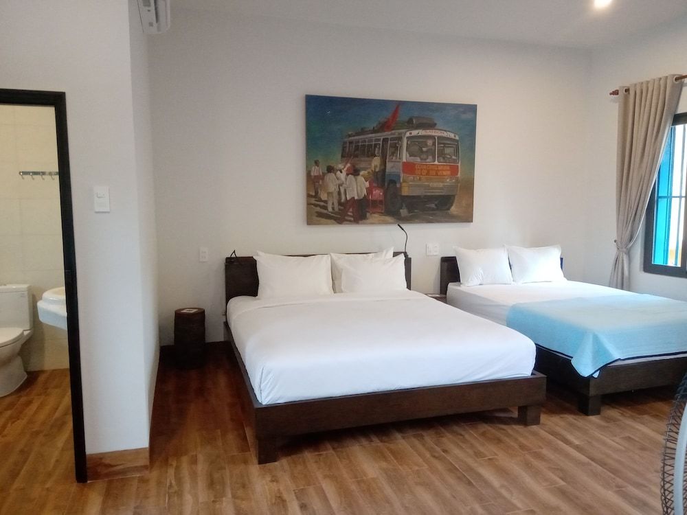 Panoramic Quadruple Room (Bon Voyage)