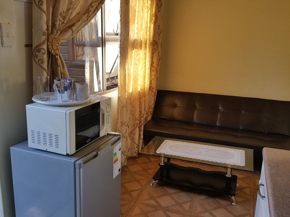 Deluxe Room (12)
