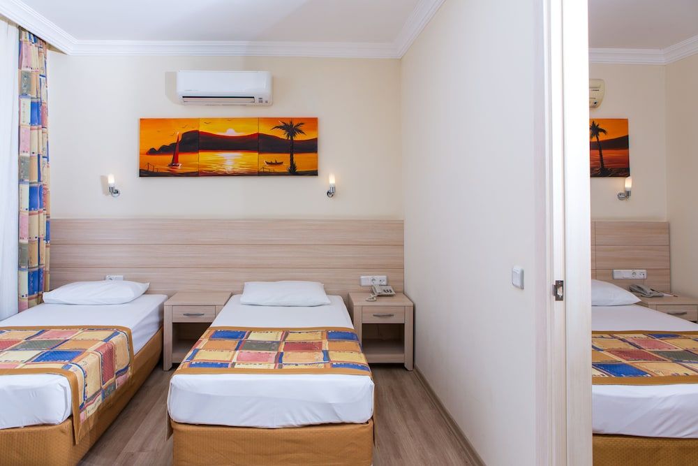 Family Room, 2 Bedrooms
