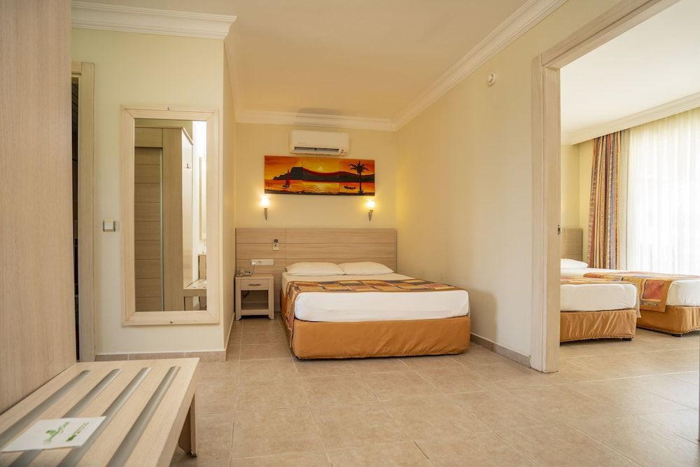 Family Room, 2 Bedrooms