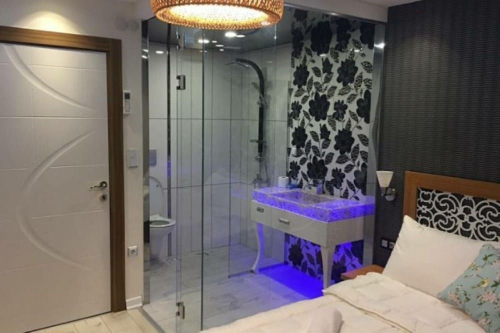 Lila Boutique Hotel Deluxe Single Room 12