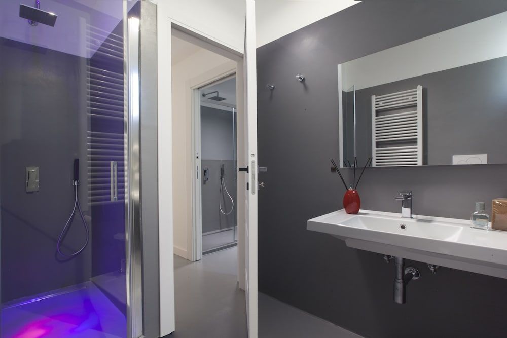 Luxury Design Home & Jacuzzi in Heart of Sorrento Design Apartment 13