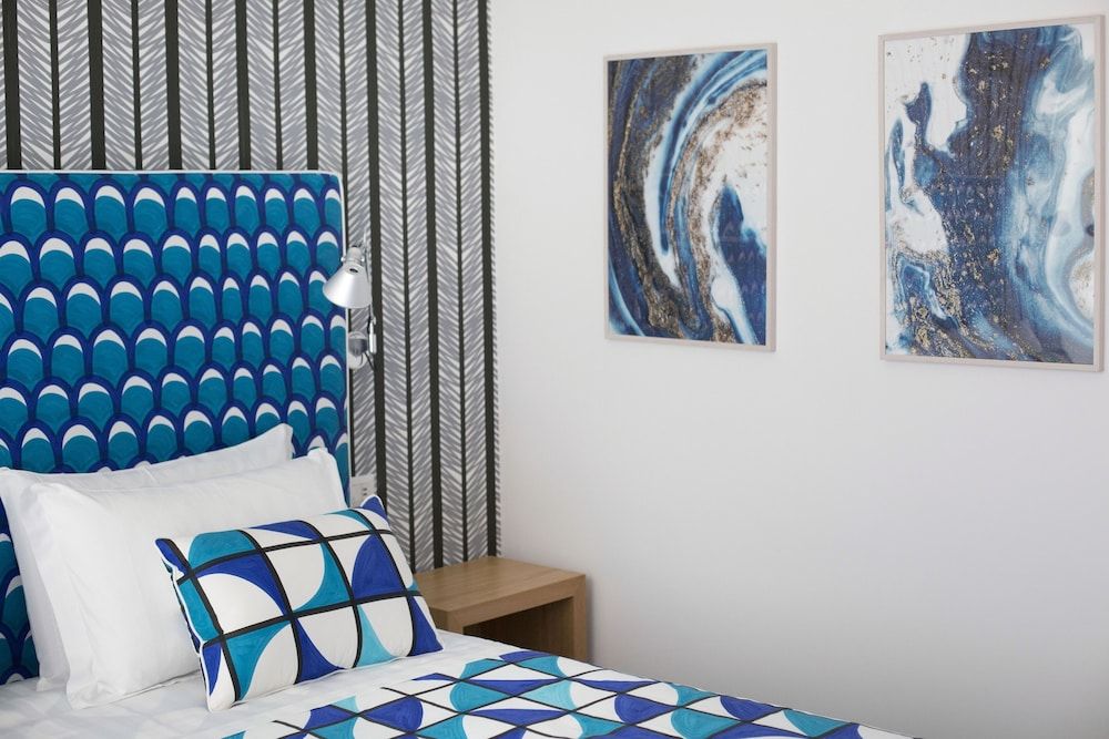 undefined Luxury Design Home & Jacuzzi in Heart of Sorrento 8