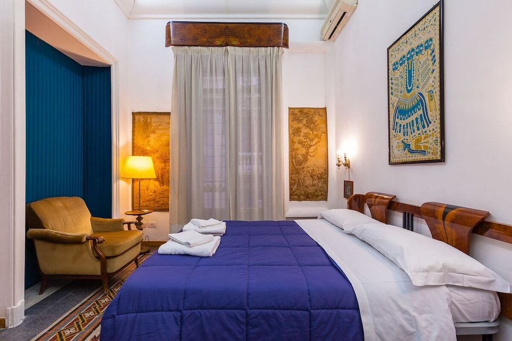 undefined A due passi dal lungomare di Mergellina 5