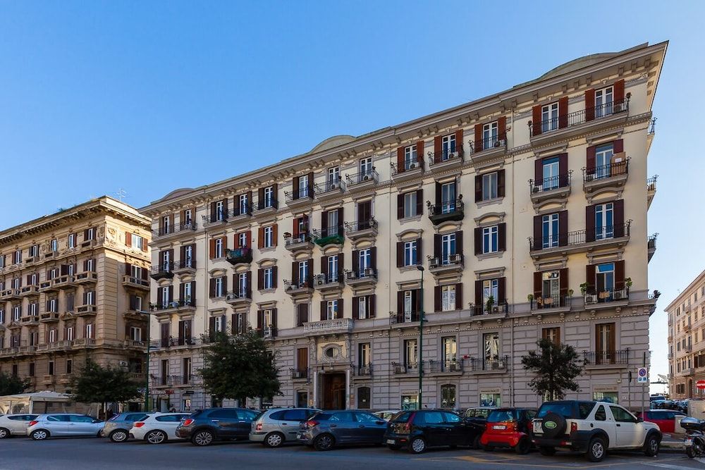 undefined A due passi dal lungomare di Mergellina 3