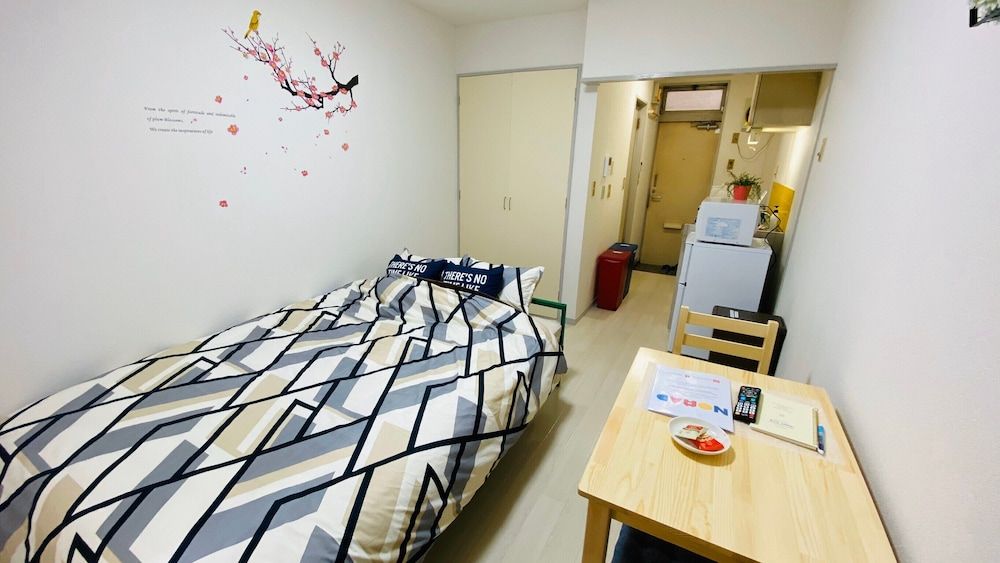Apartment (105)