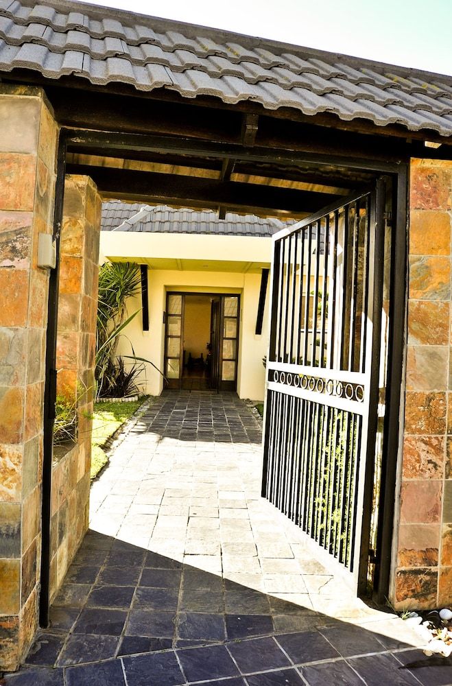 undefined Mandalay Beach B & B 7