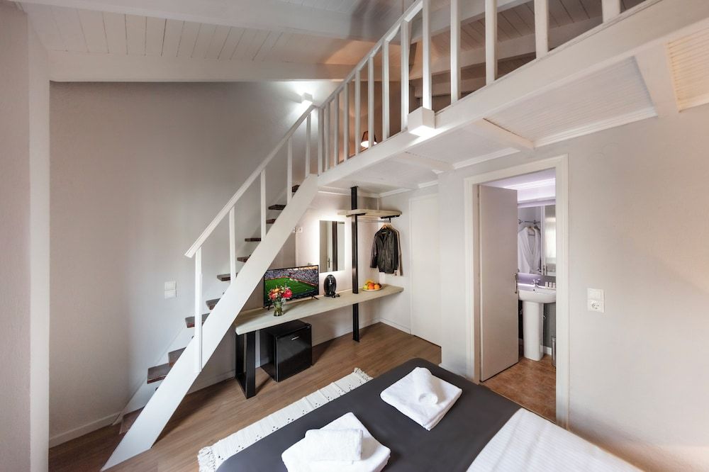 White Hills Suites & Spa