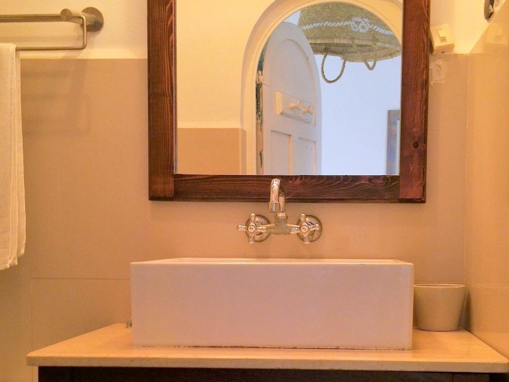Double Room, 1 Queen Bed (24)