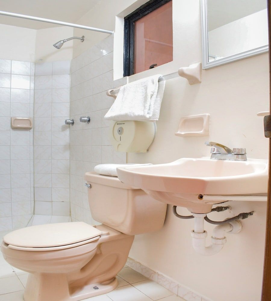 OYO Hotel Museo Standard Room, 2 Double Beds 5