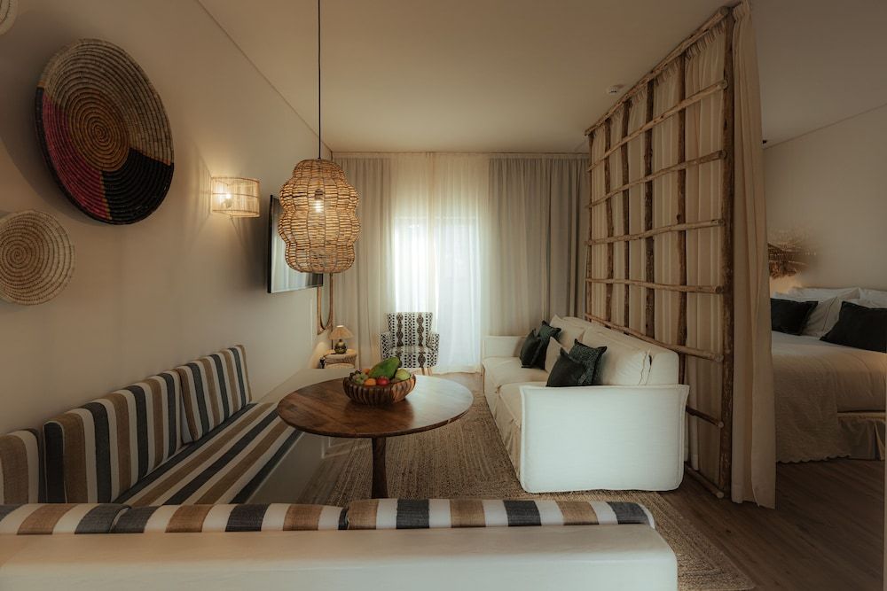 AlmaLusa Comporta Superior Studio Suite, 1 King Bed, Patio, Garden View 4