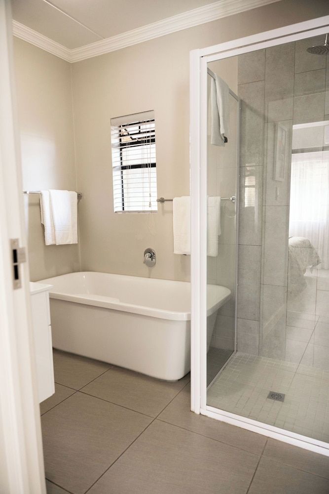 Kyalami Creek Luxury Apartments Deluxe Apartment, 1 King Bed 16