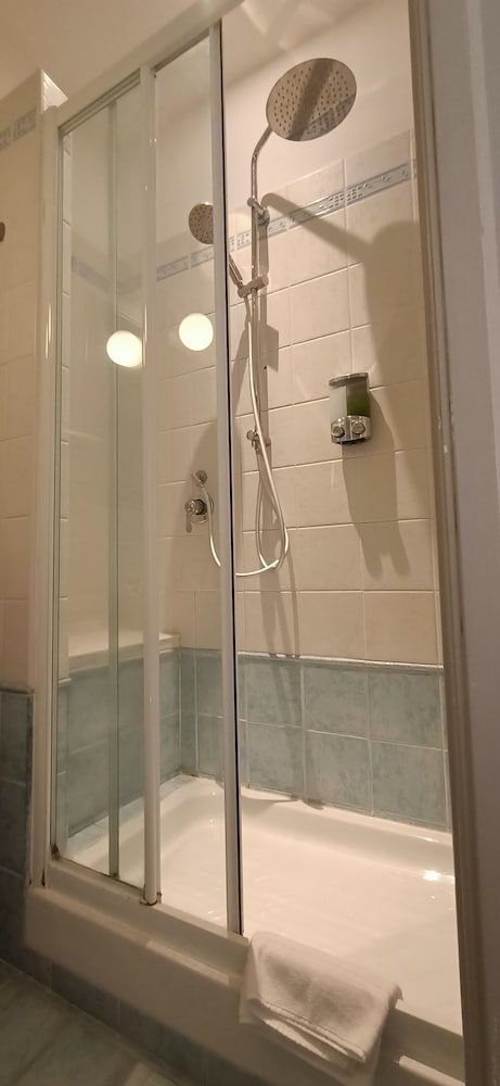 Biancoreroma B&B Double Room, Ensuite 8