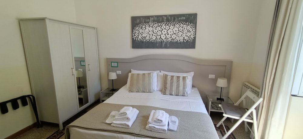Biancoreroma B&B Double Room, Ensuite 3