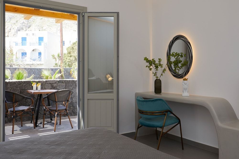 Mountain and Sea Suites Deluxe Double Room, Jetted Tub 10