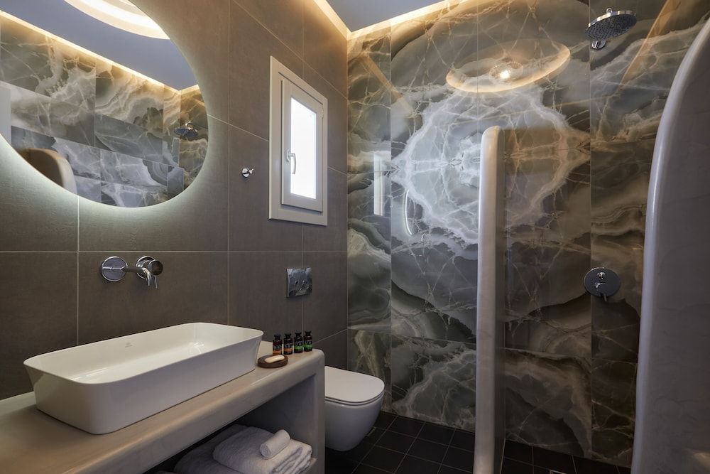 Mountain and Sea Suites Deluxe Double Room, Jetted Tub 9