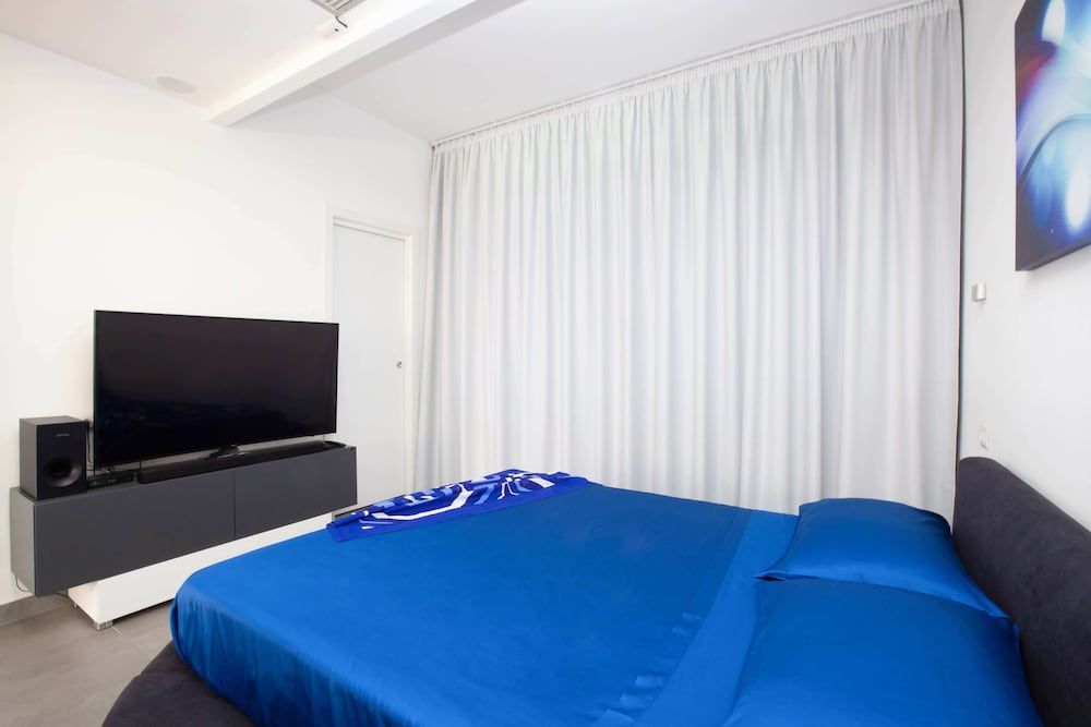 undefined Brand New Apartment with Terrace Solarium & Gym 2