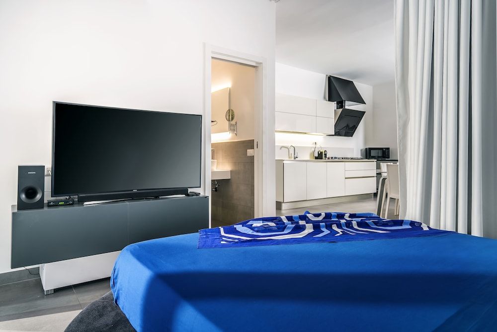 Brand New Apartment with Terrace Solarium & Gym Apartment, 3 Bedrooms 23