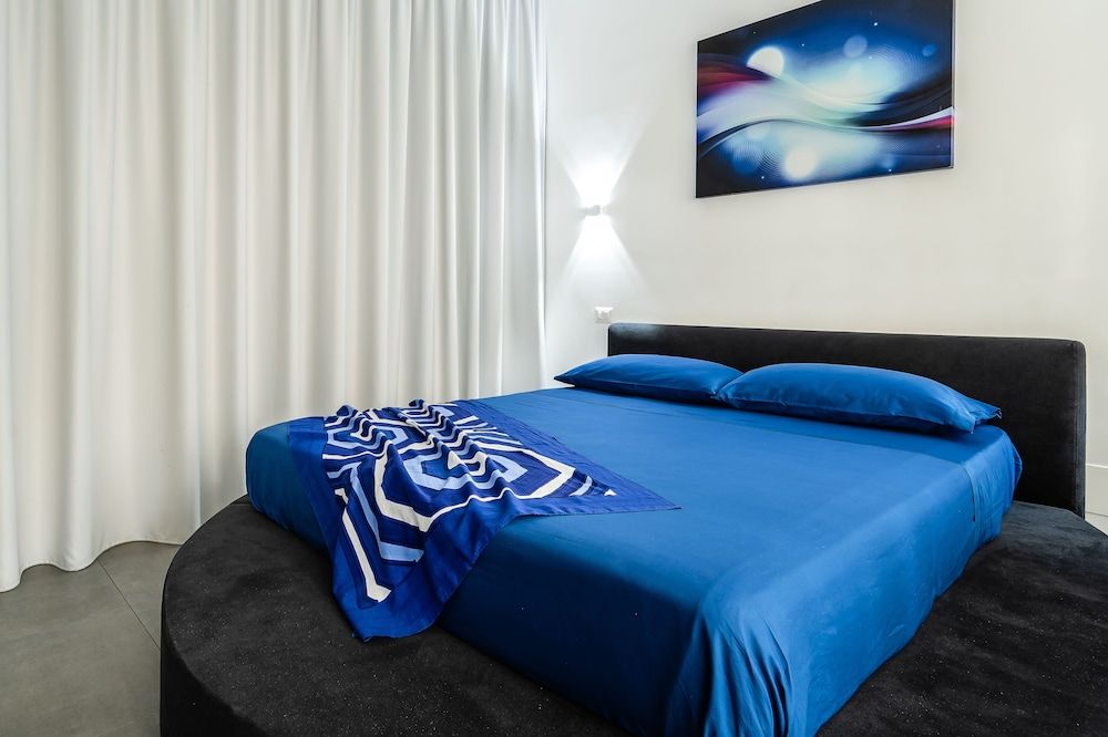 undefined Brand New Apartment with Terrace Solarium & Gym 9