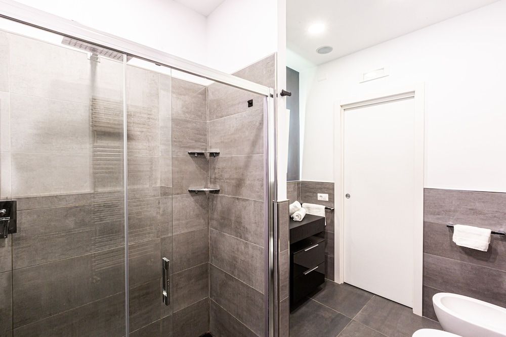 Brand New Apartment with Terrace Solarium & Gym Apartment, 3 Bedrooms 12