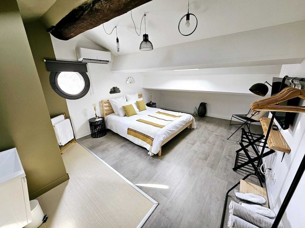 Luxury Apartment, Private Bathroom, Garden View (Duplex Reveuse)