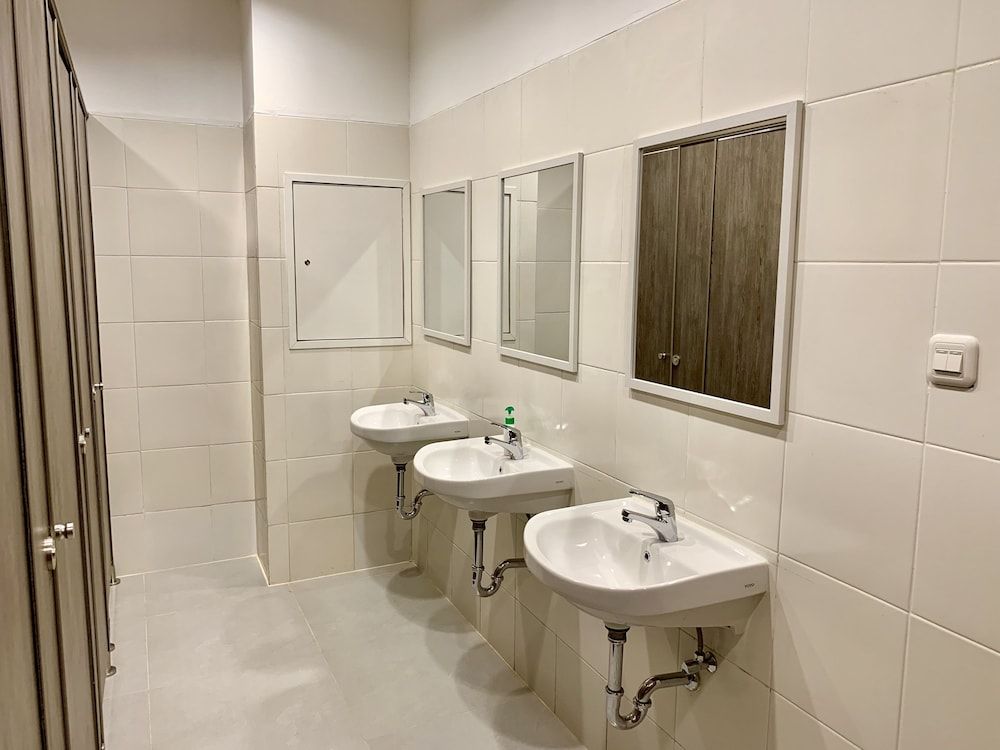 Stay Inn Hostel Jakarta - Adults only Basic Shared Dormitory, Mixed Dorm 5