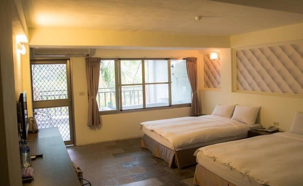 Ayawan Hot Spring Resort Quadruple Room
