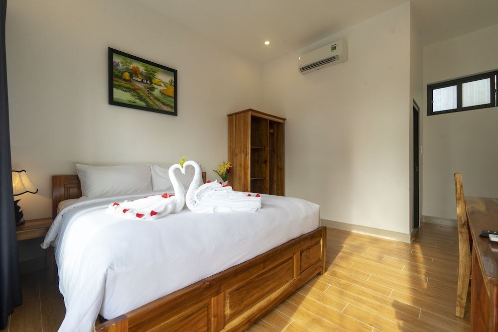 Aurora House Deluxe Double Room 6