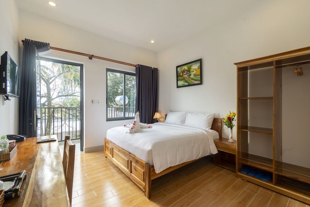 Aurora House Deluxe Double Room 4