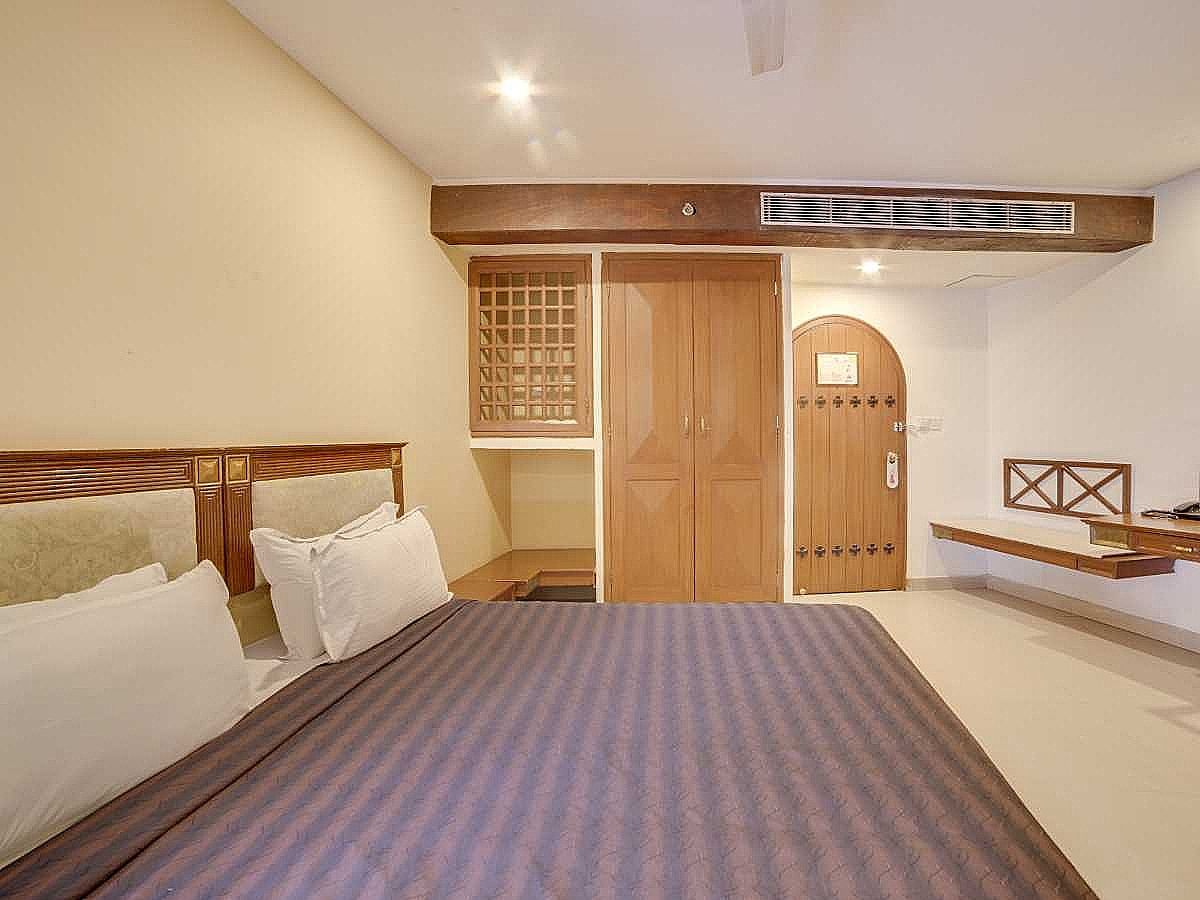 Amrutha Castle Deluxe Room 6
