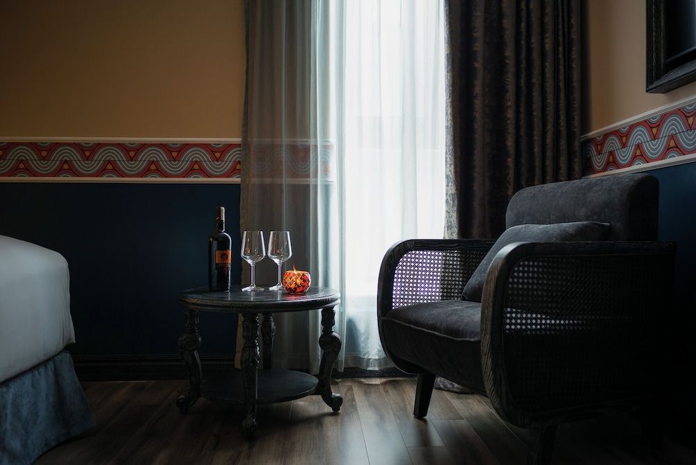 Smarana Hanoi Heritage - Hotel and Retreats Deluxe Double Room, 1 King Bed, Private Bathroom 8