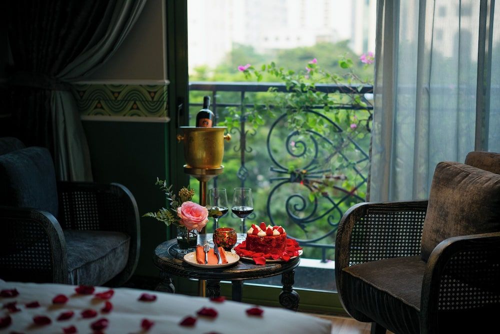 Smarana Hanoi Heritage - Hotel and Retreats Premium Suite, 1 King Bed, Bathtub, City View 18