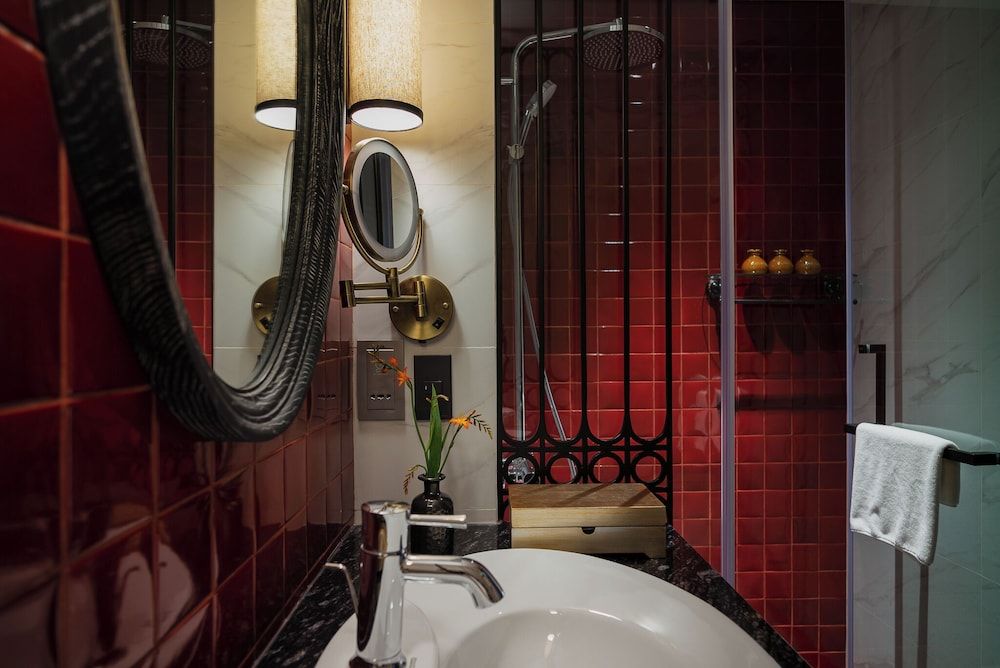 Smarana Hanoi Heritage - Hotel and Retreats Deluxe Double Room, 1 King Bed, Private Bathroom 13