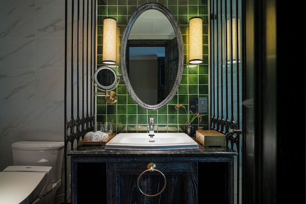 Smarana Hanoi Heritage - Hotel and Retreats Premium Suite, 1 King Bed, Bathtub, City View 16